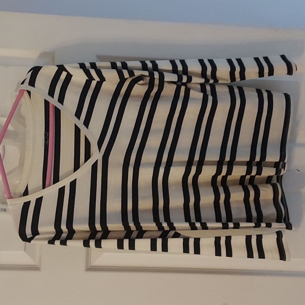 Merona, v-neck top, size xxl.
